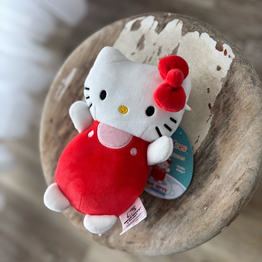 NWT Squishmallows Hug Mees Cute Mini 6” Sanrio Hello Kitty Red Bow‎ Plush 2024 - Picture 2 of 3